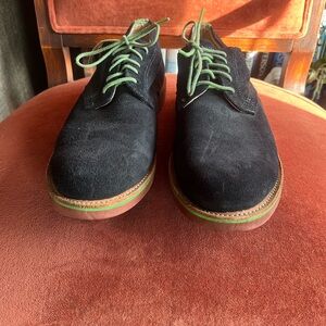 Classic dark navy blue Suede Men's Oxfords with Green Laces